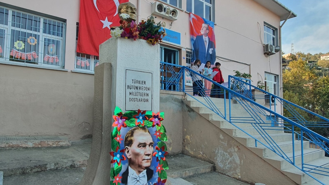 10 KASIM ATATÜRK'Ü ANMA TÖRENİ